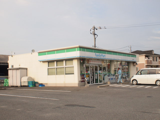 コンビニ　ファミリーマート糸島加布里店（コンビニ）まで472m