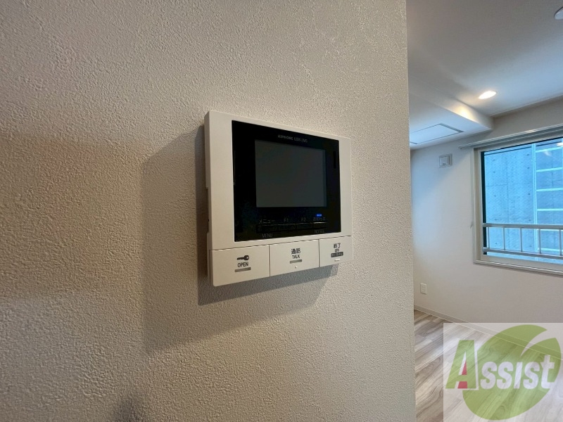 セキュリティ　ＴＶモニター付インターホンです。来客者の顔が見えるので安心！