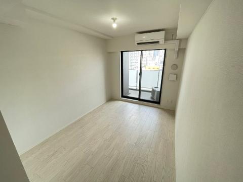 居室・リビング　室内