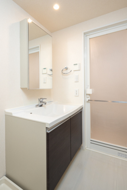 洗面設備　※写真は同タイプ住戸です。