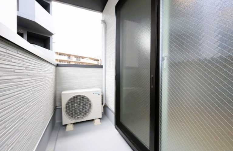 バルコニー　日当たり良好なバルコニーですね