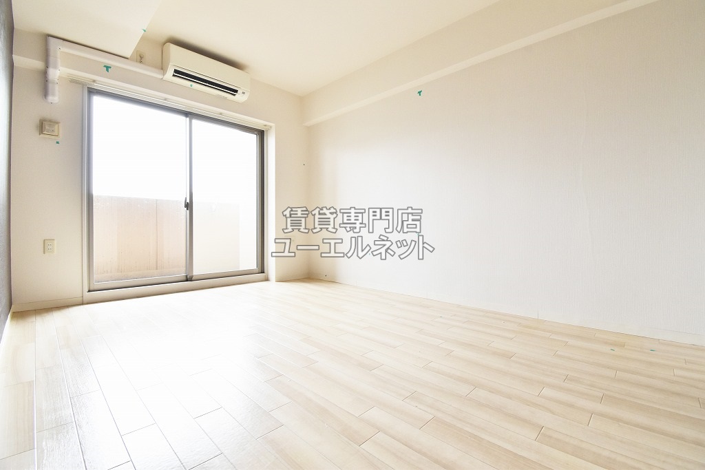 居室・リビング　洋室8.3帖