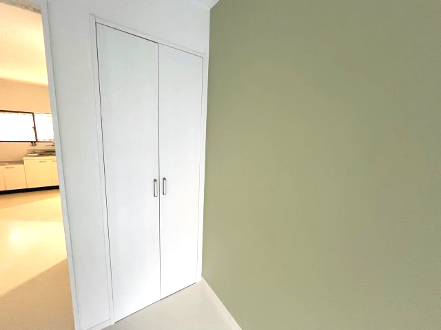 収納　写真は反転タイプです。