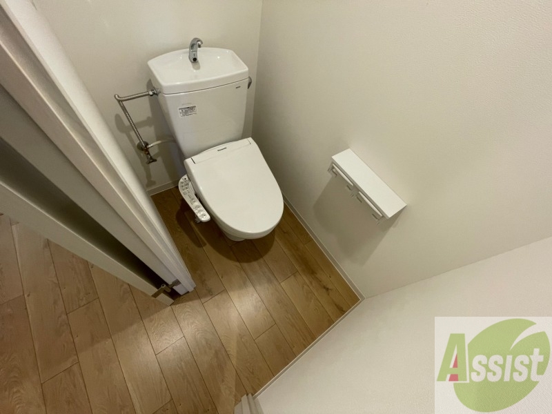 トイレ　ウォシュレット機能がついたトイレ。安心して使用できますね。