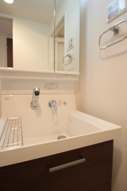 洗面設備　※別室の参考写真です。