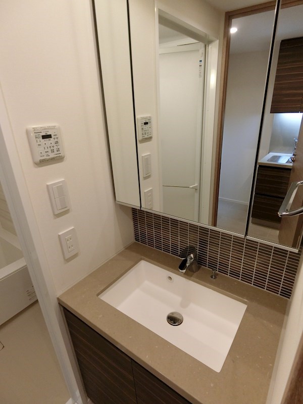 洗面設備　同仕様写真使用