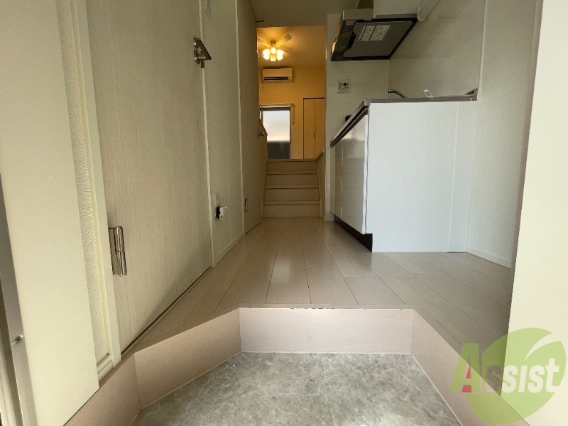 玄関　玄関でございます。毎日の出入りはこちらから。