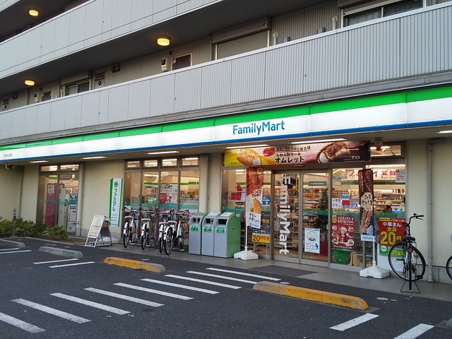 コンビニ　ファミリーマート鹿骨前沼橋店（コンビニ）まで400m