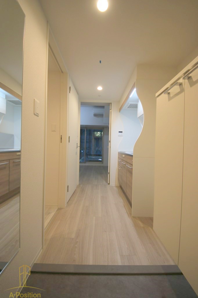 玄関　セレニテ本町リアン