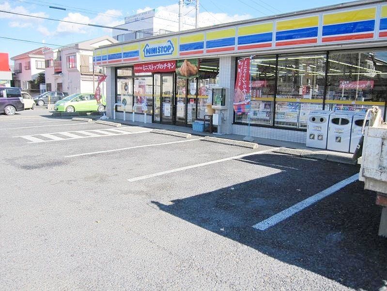 コンビニ　ミニストップ吉川店（コンビニ）まで400m