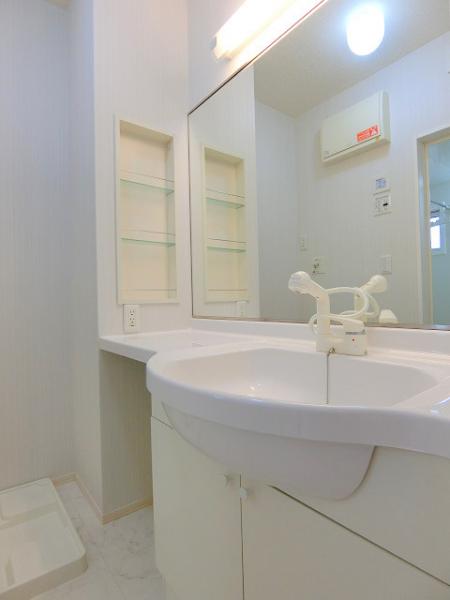 洗面設備　写真は別のお部屋のイメージです　現況優先