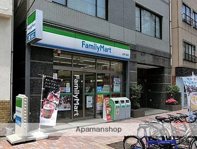 コンビニ　ファミリーマート台東三筋店（コンビニ）まで132m