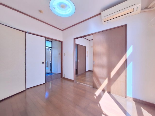 居室・リビング　★洋室６帖★