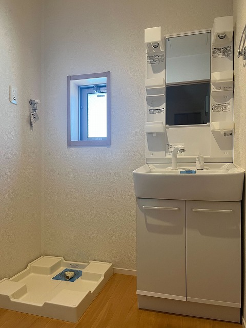 洗面設備　同物件別号室の写真