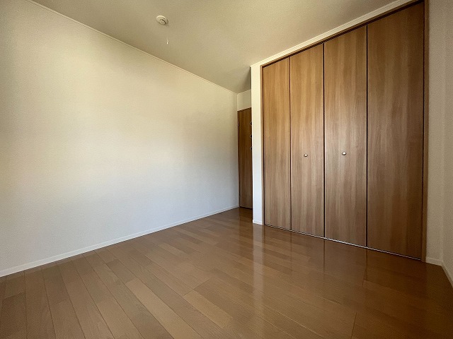 居室・リビング　同物件別号室の写真