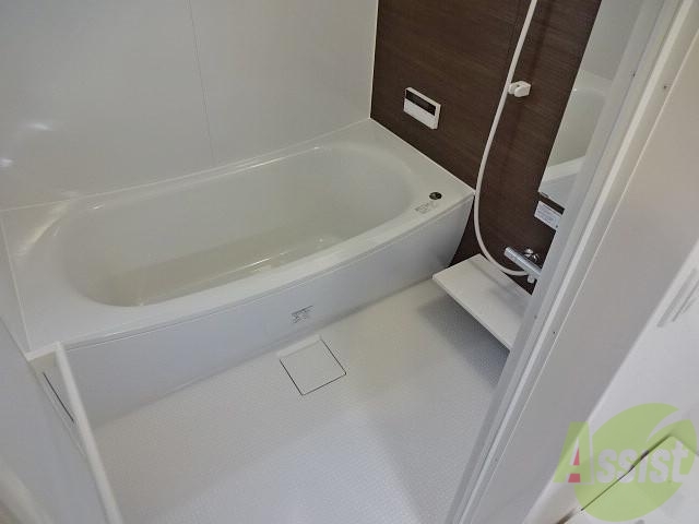 バス・シャワールーム　追い焚き機能付きバスも浴室乾燥もついてます。