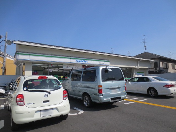 コンビニ　ファミリーマート樫原江ノ本町店（コンビニ）まで450m