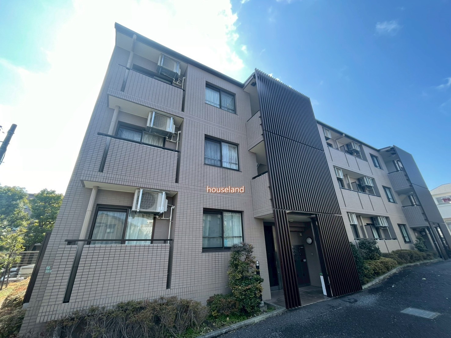 建物外観　記載の電話番号でリアルタイムな空室状況をお伝えいたします