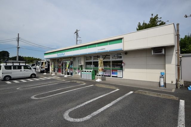 コンビニ　ファミリーマートさいたま宮前町店（コンビニ）まで578m