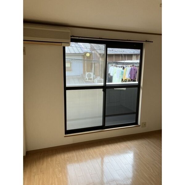 居室・リビング　エアコンあります。