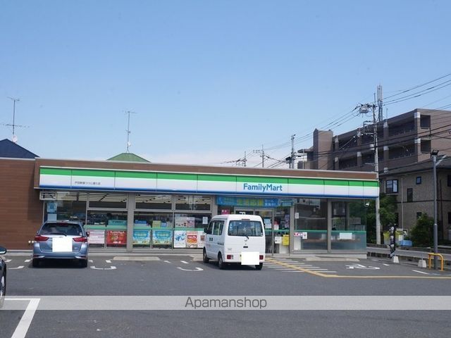 コンビニ　ファミリーマート戸田新曽つつじ通り店（コンビニ）まで153m