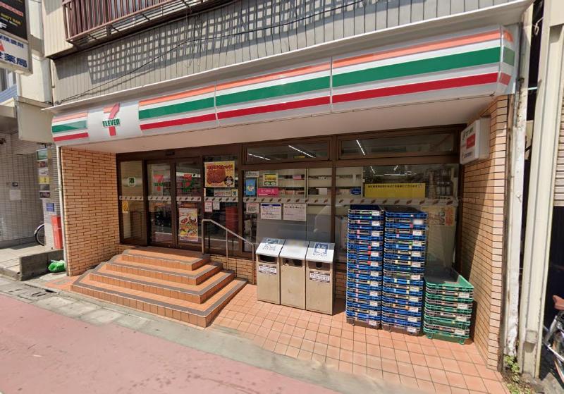 コンビニ　セブン-イレブン（コンビニ）まで54m