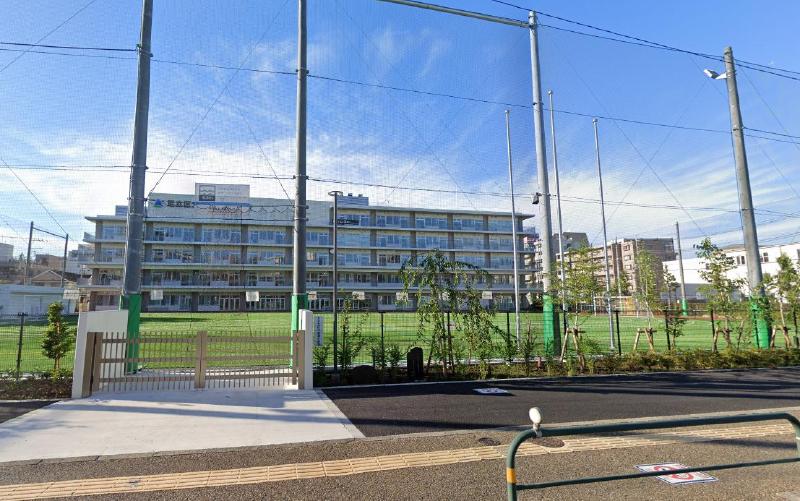 小学校　足立区立綾瀬小学校、（小学校）まで550m