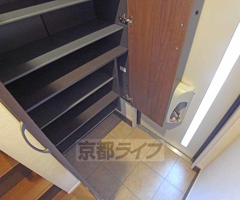 玄関　たっぷり入るシューズボックス