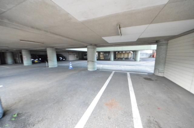 駐車場　☆1階が駐車場ですよ☆