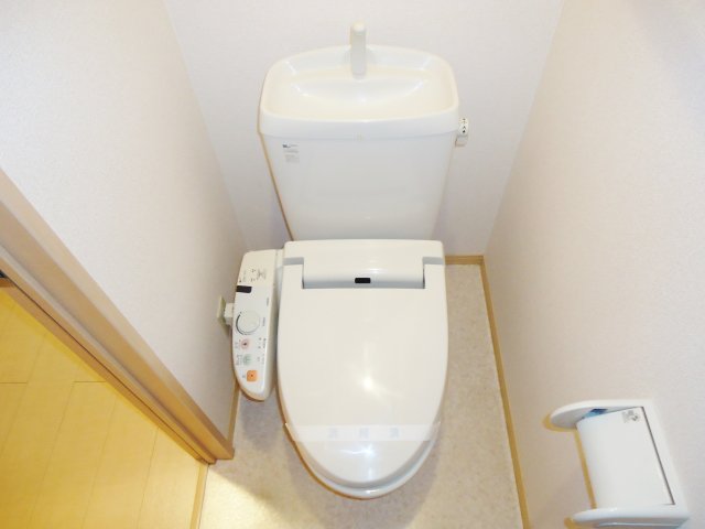 トイレ　温水洗浄暖房便座