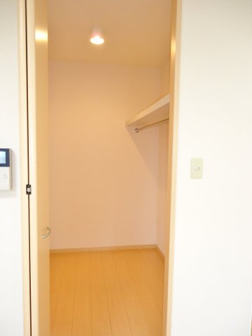 収納　ウォークインクローゼット