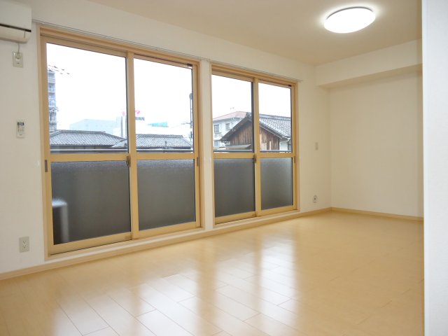 居室・リビング　洋室12帖