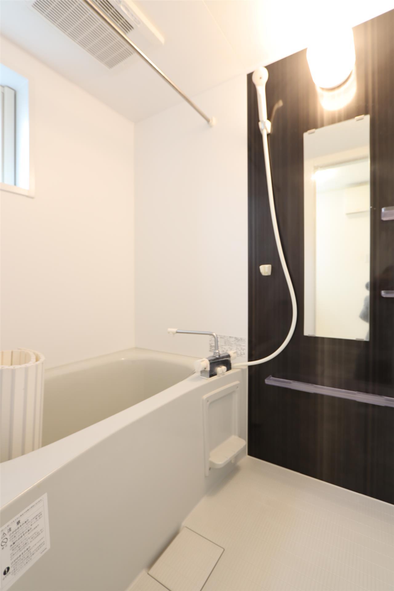 バス・シャワールーム　写真は反転タイプ