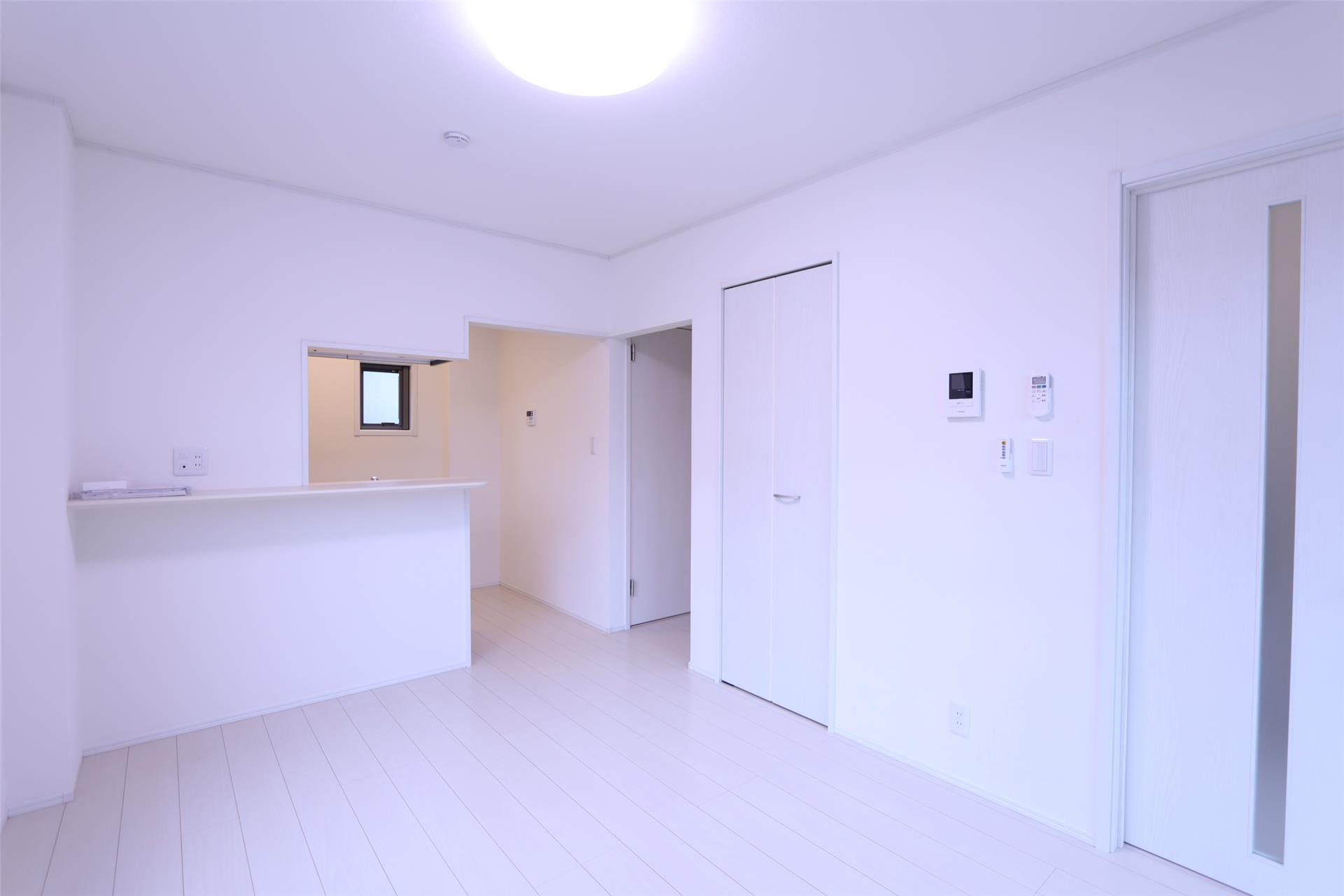 居室・リビング　写真は反転タイプ