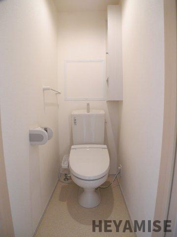 トイレ　※反転間取りの別のお部屋の写真です※