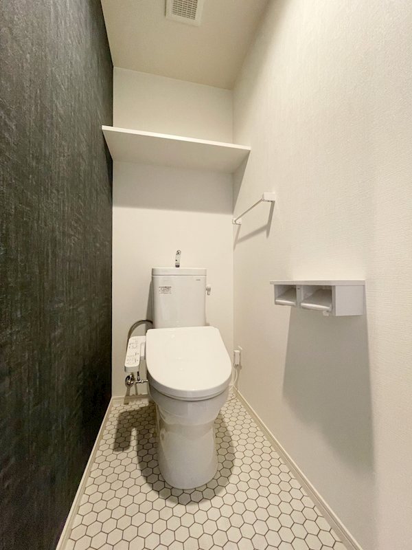 トイレ　温水洗浄便座が設置されています。