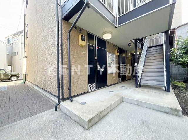 エントランス　落ち着いたエントランスです