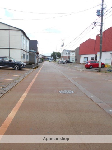 その他　前面道路（その他）まで0m