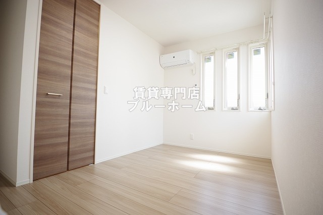 その他　2面採光ある5.8帖の洋室！