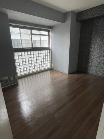 その他部屋・スペース　開放的な寝室です