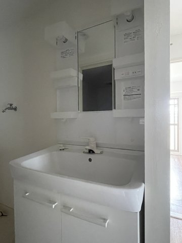 洗面設備　使いやすい洗面所です