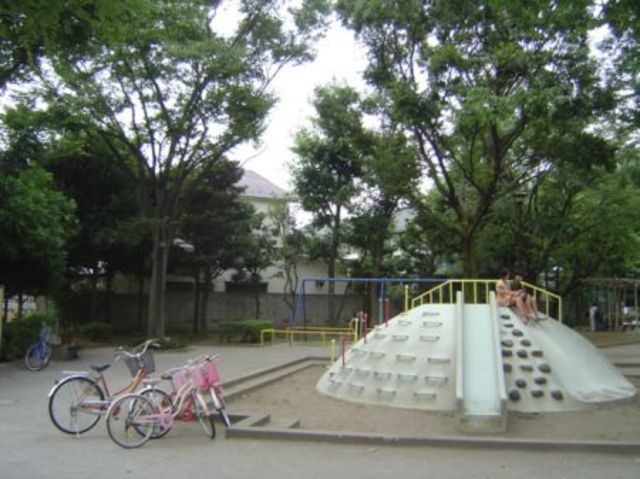 公園　駅周辺（公園）まで895m