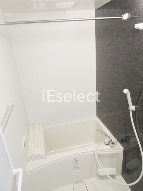 バス・シャワールーム　一日の疲れを癒す浴槽になります