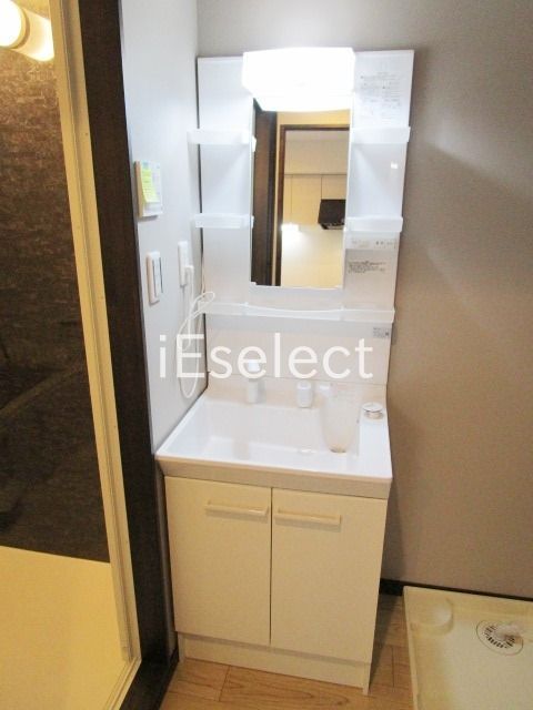 洗面設備　忙しい朝に便利なシャンプードレッサー