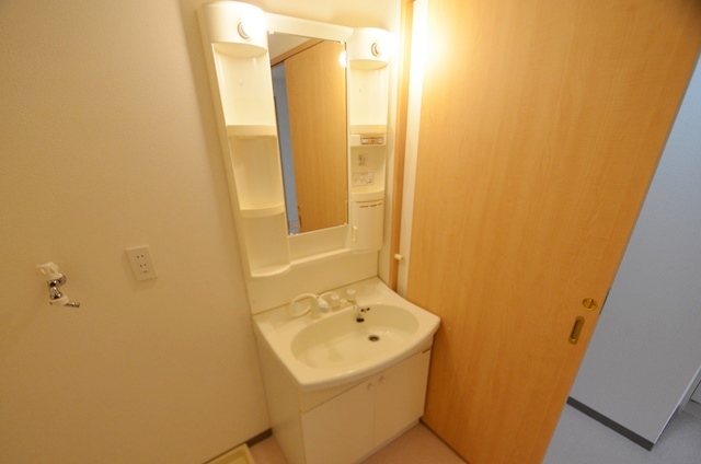 洗面設備　洗髪洗面化粧台付き♪