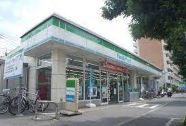 コンビニ　ファミリーマート上鷺宮二丁目店（コンビニ）まで698m