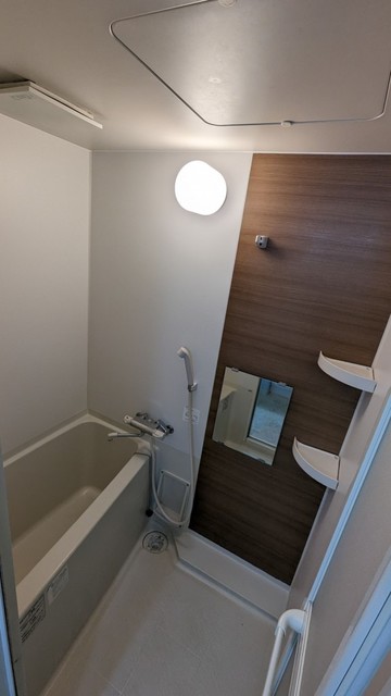 バス・シャワールーム　３号室の内装写真（現況有姿となります）