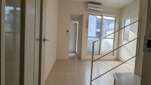 居室・リビング　３号室の内装写真（現況有姿となります）