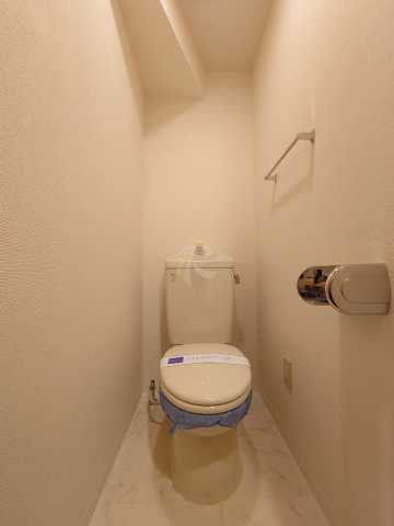 トイレ　レジディア新中野