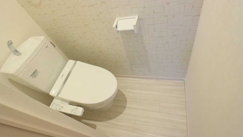 トイレ　同シリーズ、別部屋